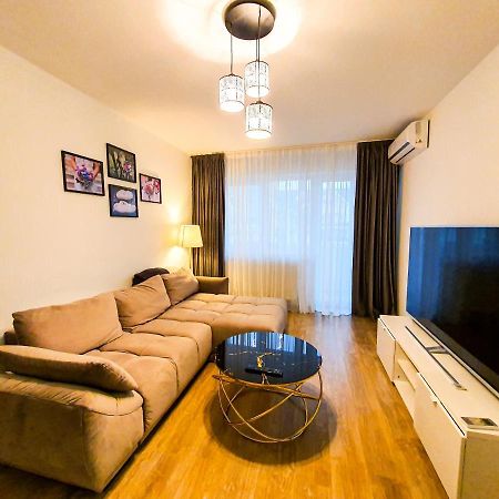 Luxurious Retreat 1Br Apartment With Netflix, Private Parking And Self Check In Popesti-Leordeni Luaran gambar