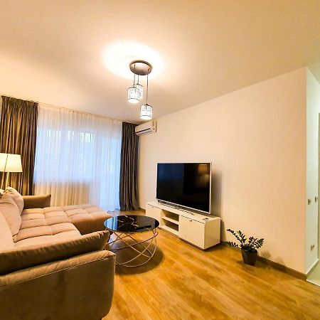 Luxurious Retreat 1Br Apartment With Netflix, Private Parking And Self Check In Popesti-Leordeni Luaran gambar