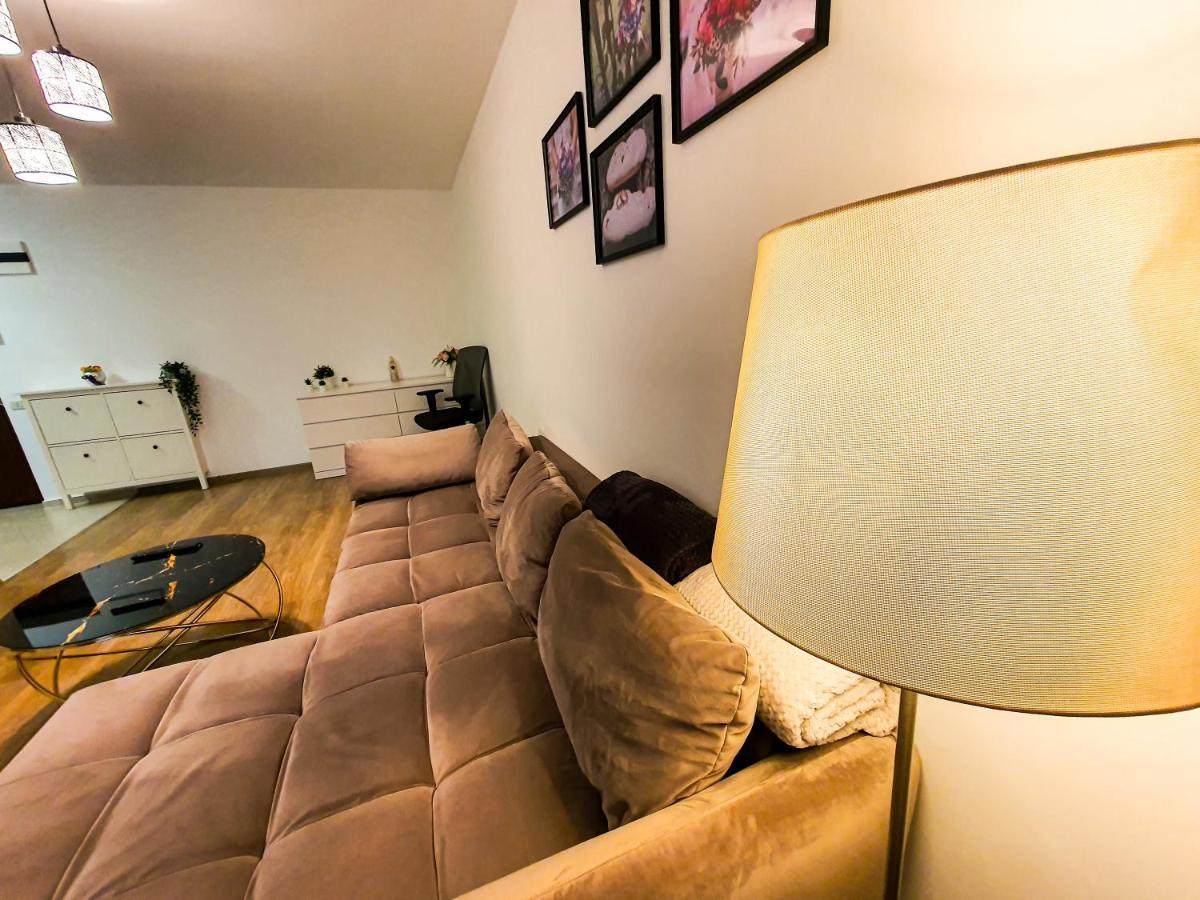 Luxurious Retreat 1Br Apartment With Netflix, Private Parking And Self Check In Popesti-Leordeni Luaran gambar