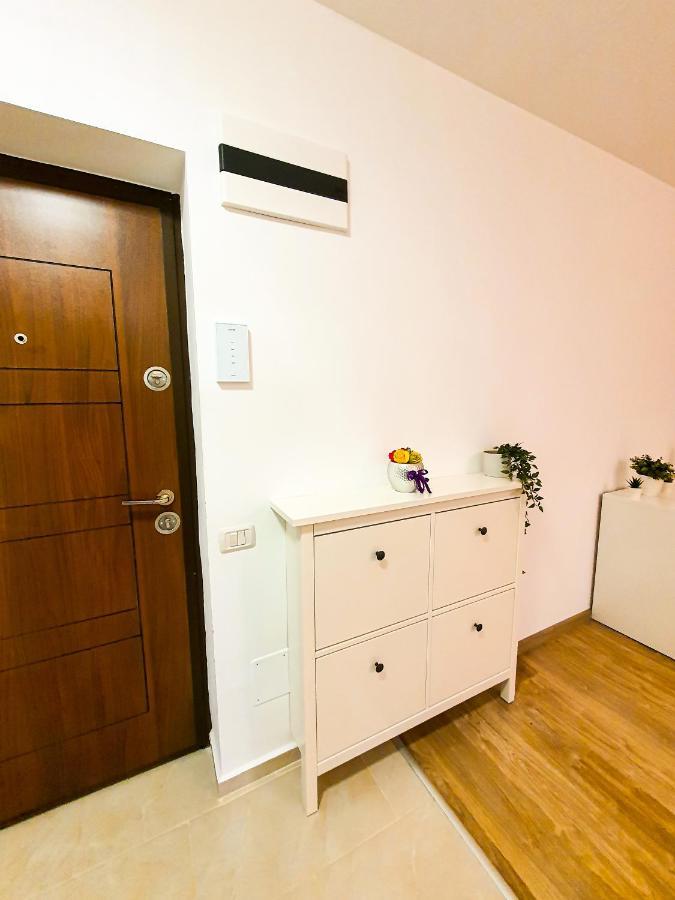 Luxurious Retreat 1Br Apartment With Netflix, Private Parking And Self Check In Popesti-Leordeni Luaran gambar