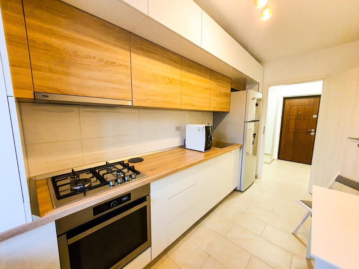 Luxurious Retreat 1Br Apartment With Netflix, Private Parking And Self Check In Popesti-Leordeni Luaran gambar